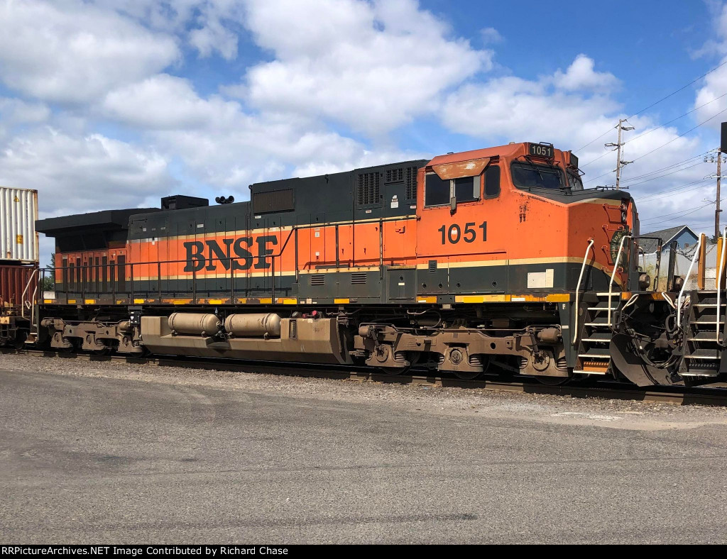 BNSF 1051